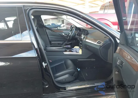 2014 Mercedes-Benz E 350 z USA, uszkodzony, nr VIN WDDHF5KB3EA877859